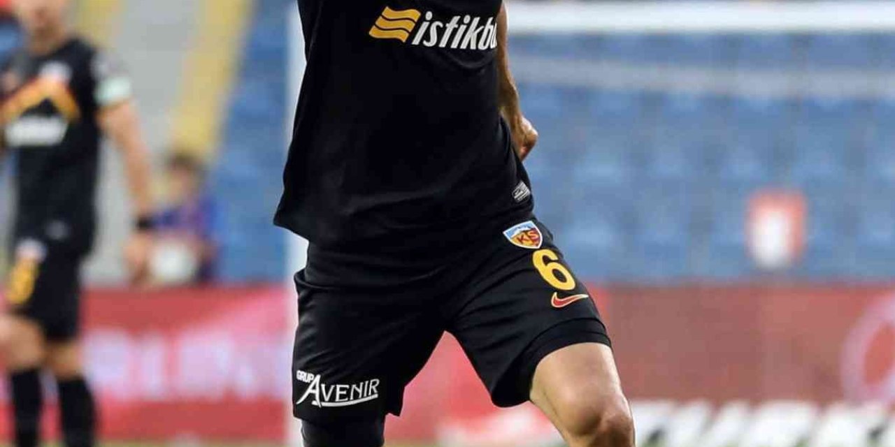 Ali Karimi Ligdeki İlk Golünü Attı