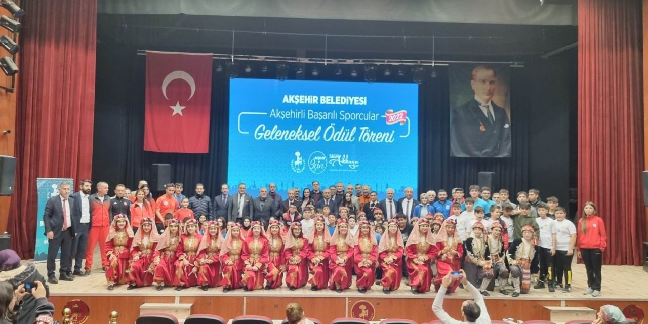 Konya Akşehir Belediyesi Başarılı Sporcuları Ödüllendirdi