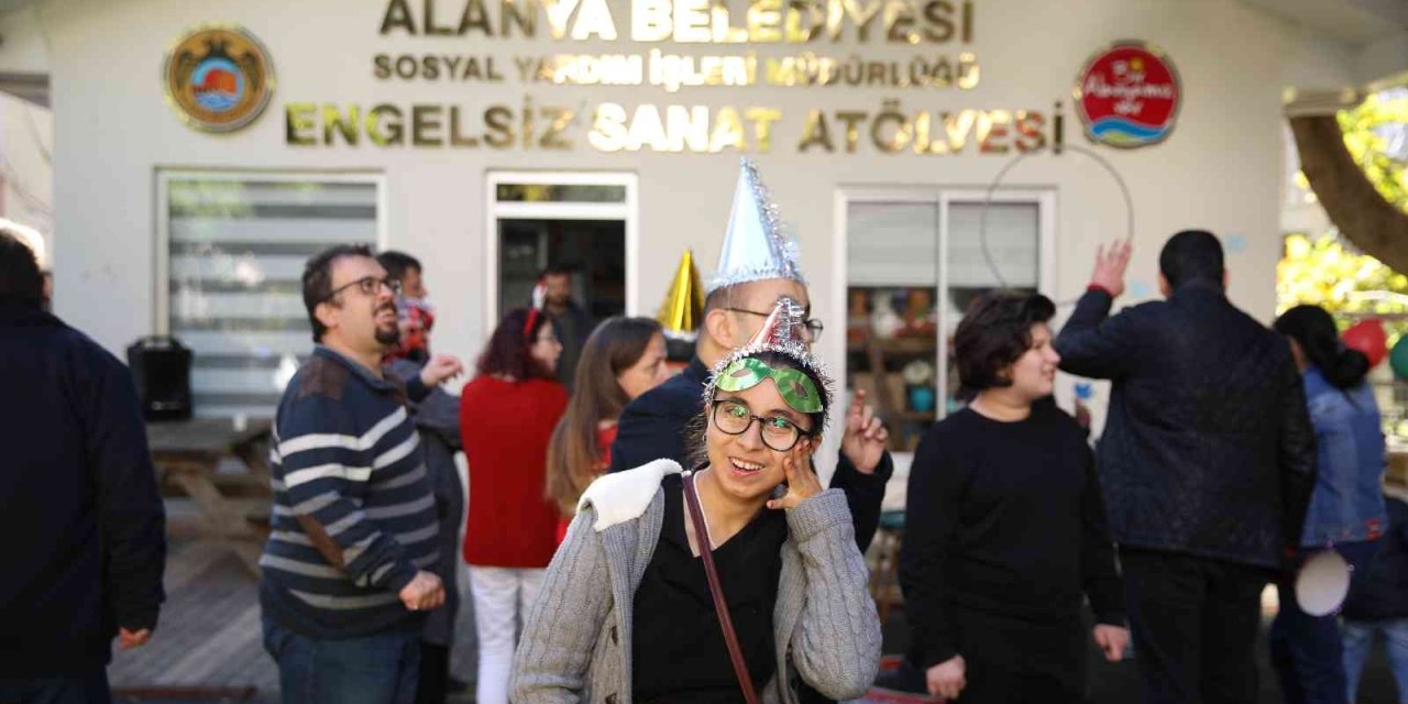 Alanya Belediyesi’nden Engelli Bireyler İçin Yılbaşı Etkinliği