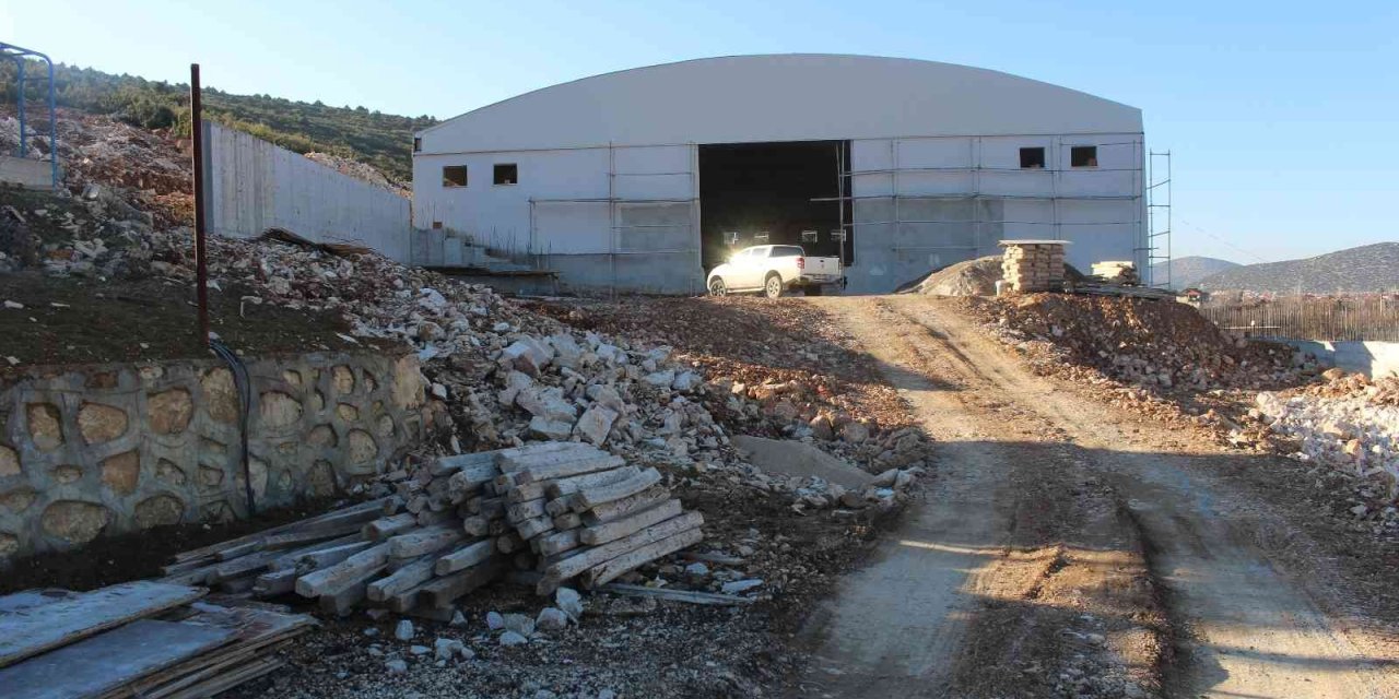 Büyükşehir’den Korkuteli Yazır’a Çok Amaçlı Salon