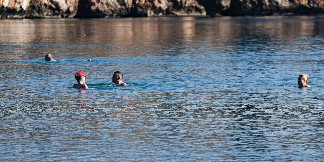 Antalya’da Yılın Son Deniz Keyfi