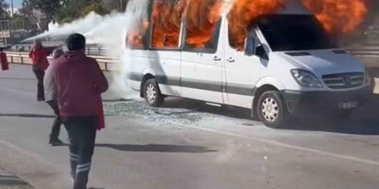 Antalya’da Servis Minibüsü Alevlere Teslim Oldu