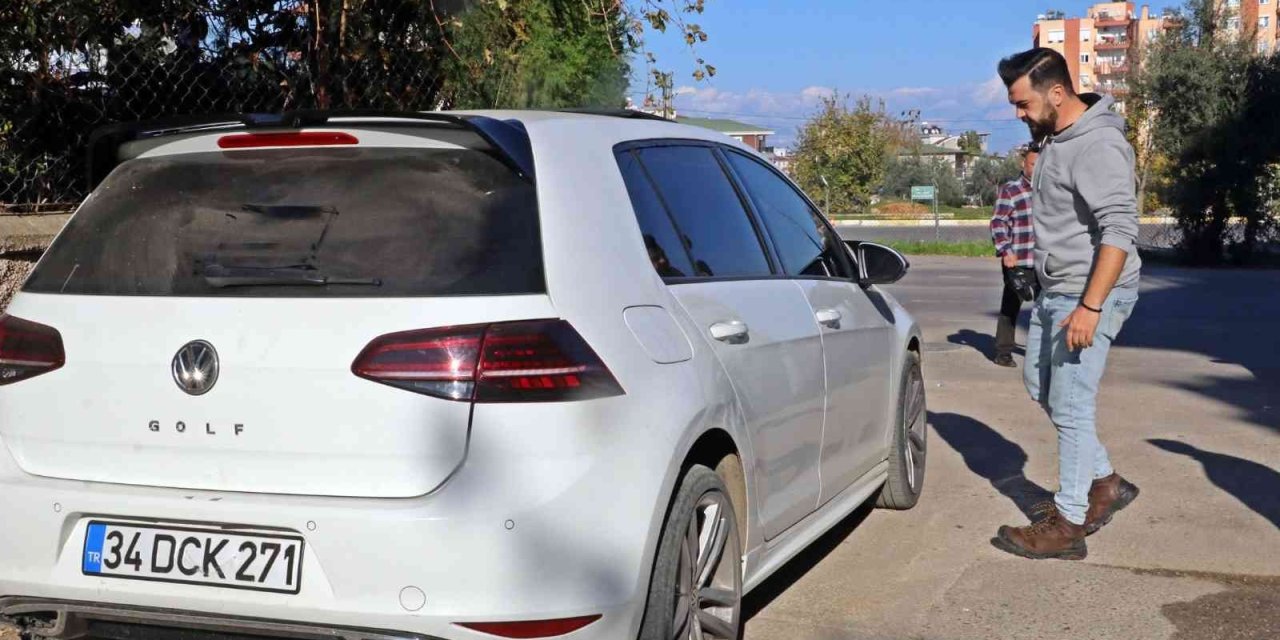 Antalya'da  ’Dur’ İhtarına Uymadı, Yakalanacağını Anlayınca Otomobilini Bırakıp Kaçtı