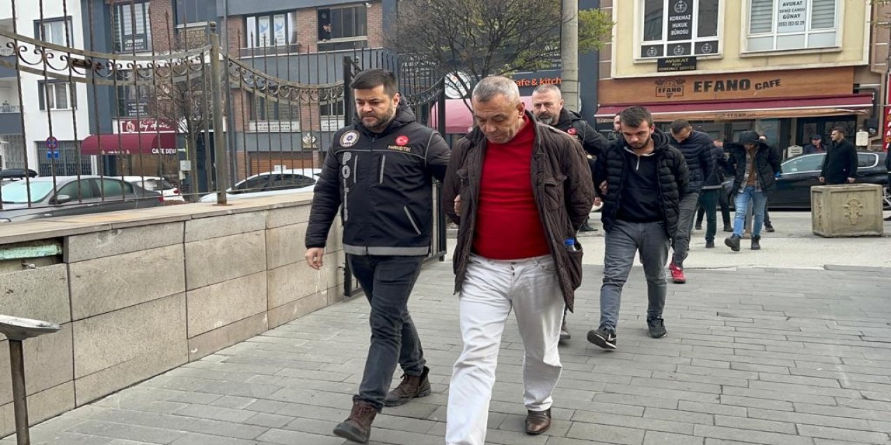 Uyuşturucu Madde Operasyonunda Yakalanan 8 Şüpheli Adliyeye Sevk Edildi