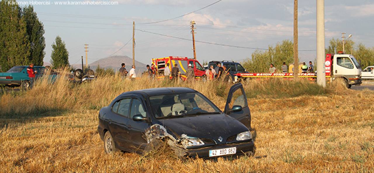 Otomobille Kamyonetin Çarpıştığı Kaza Güvenlik Kamerasında