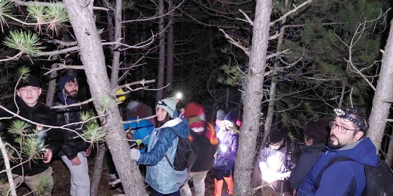 Doğa Tutkunları 2022’yi 10 Kilometrelik Gece Yürüyüşüyle Noktaladı