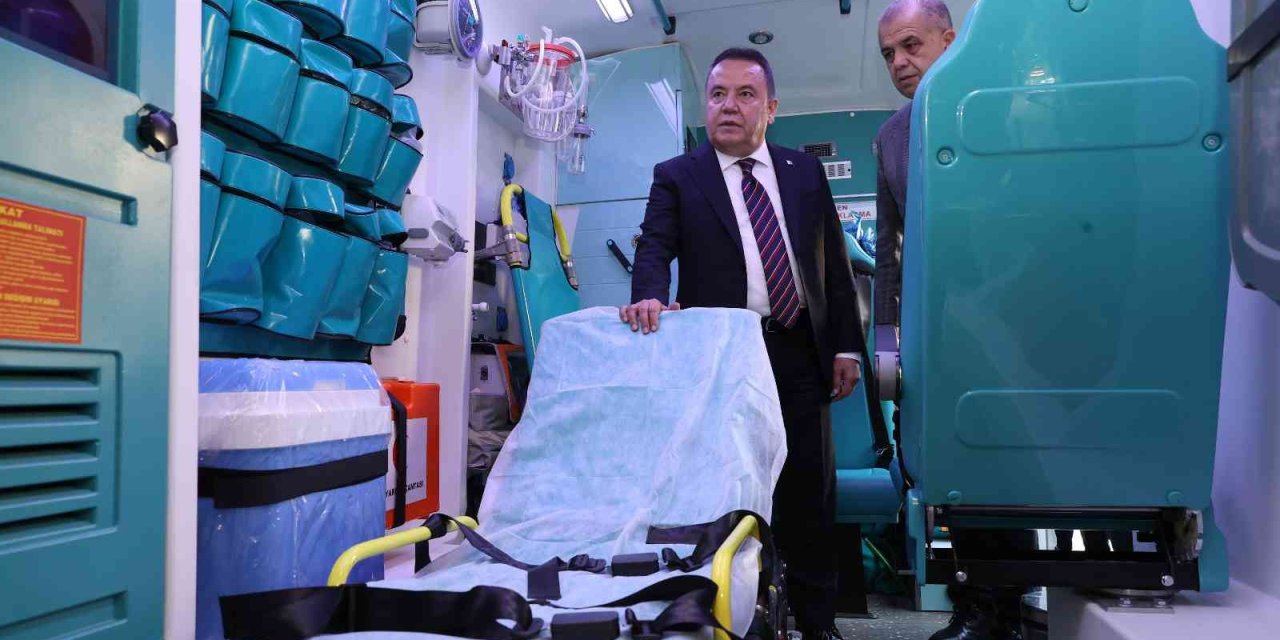 Antalya Büyükşehir Belediyesi Bünyesine 2 Yeni Hasta Nakil Ambulansı Kattı