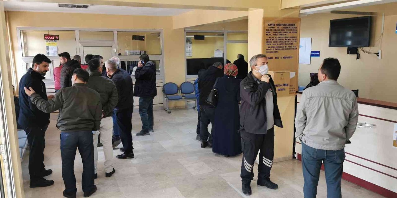 Aksaray SGK’da EYT’liler İçin Hafta Sonu Mesaisi