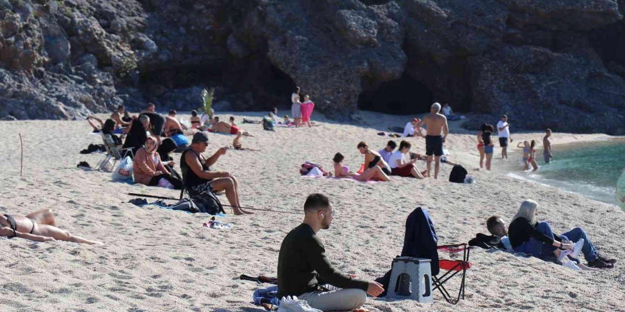 Yılın Son Gününde Alanya’da Sahillerinde Yoğunluk