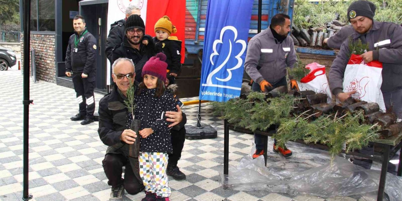 Eskişehir’de “yeni Yıla Ağaç Keserek Değil Fidan Dikerek Girelim” Kampanyası