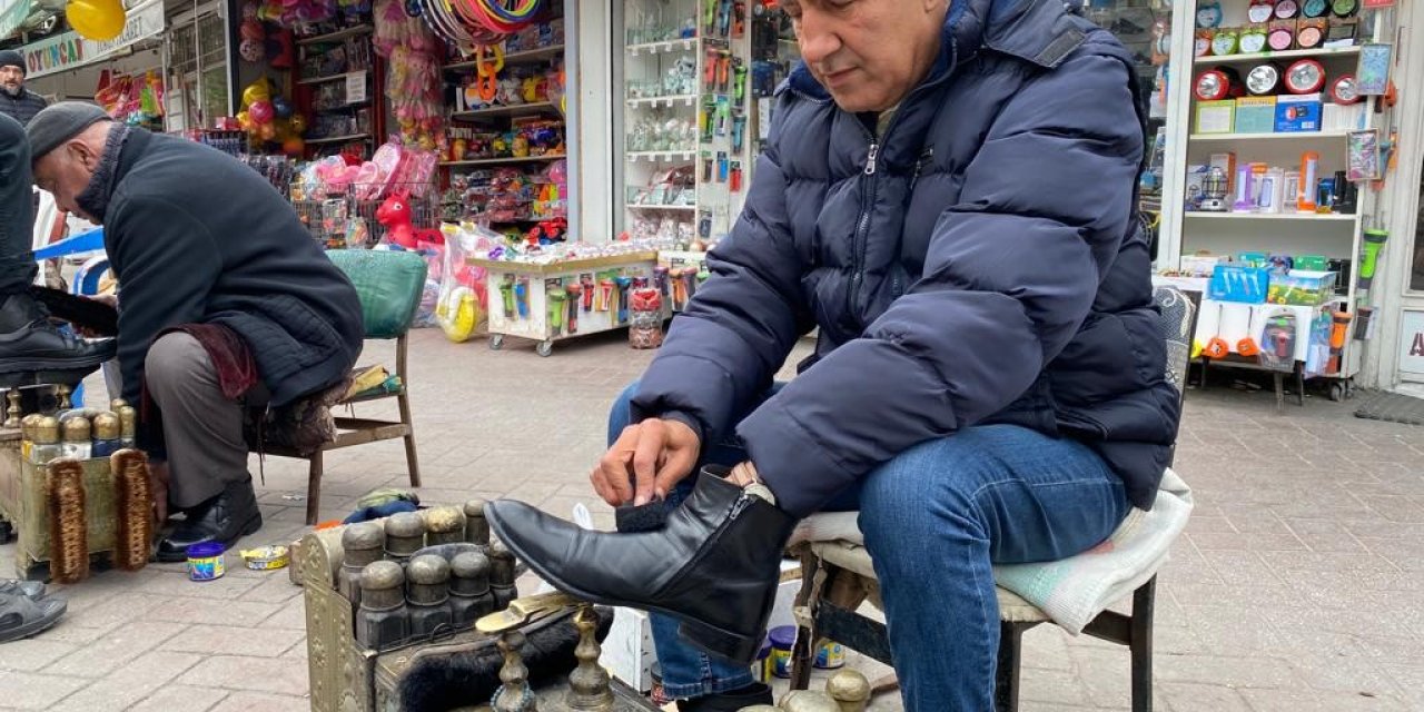 Yılbaşında Kimi İşlere Yetişemiyor Kimi De Geçim Derdinde