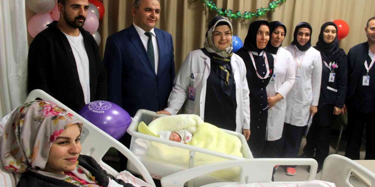 Kayseri’de Yılın İlk Bebeği ’yüsra’ Oldu
