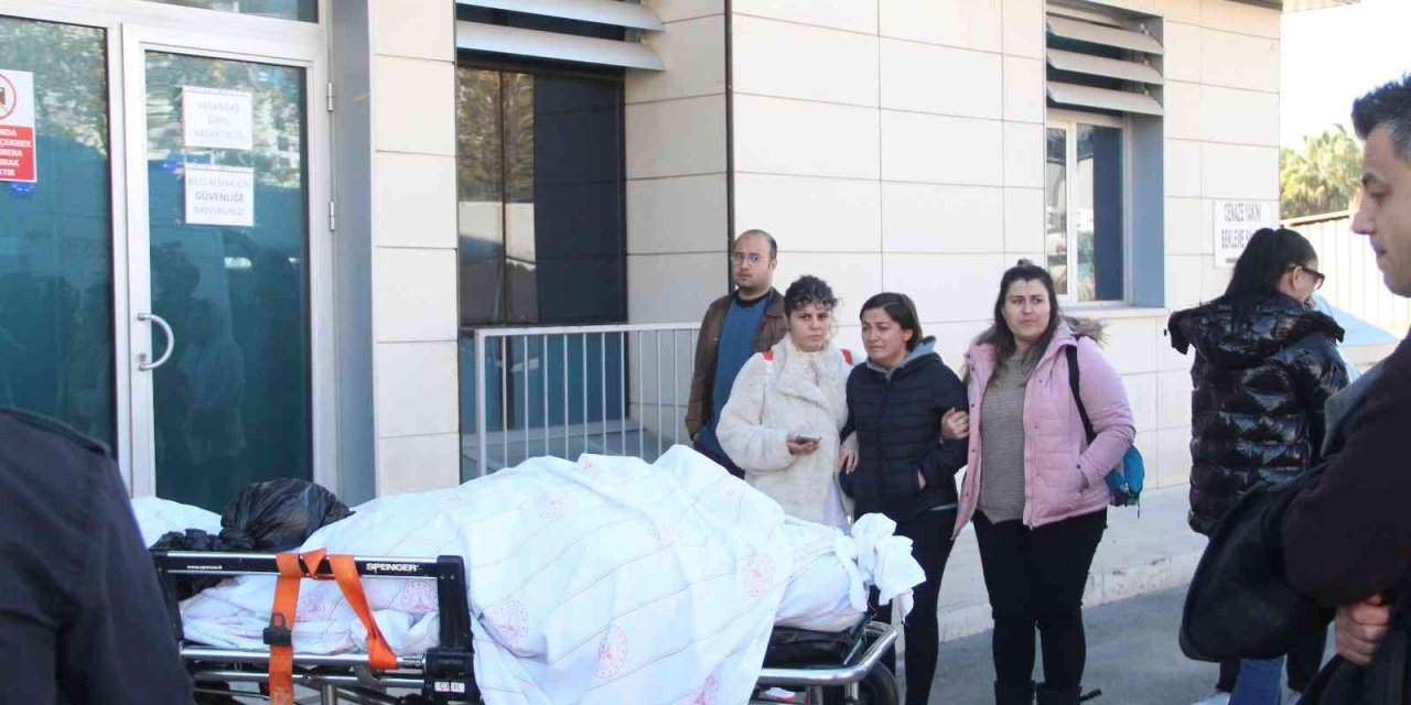 9 Günlük Tedavinin Ardından Hayatını Kaybeden Kadının Başına Odunla Darbe Aldığı İddiası