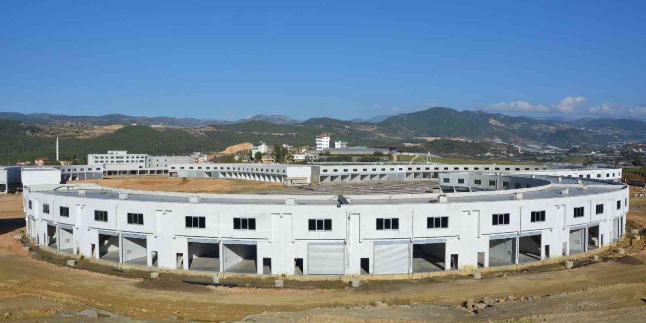 Alanya Toptancı Hali’nin  Yüzde 91’i Tamamlandı