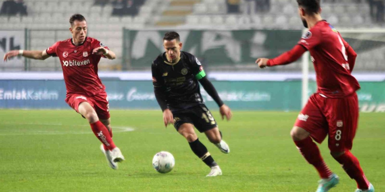 Spor Toto Süper Lig: Konyaspor: 1 - Sivasspor: 1 (ilk Yarı)
