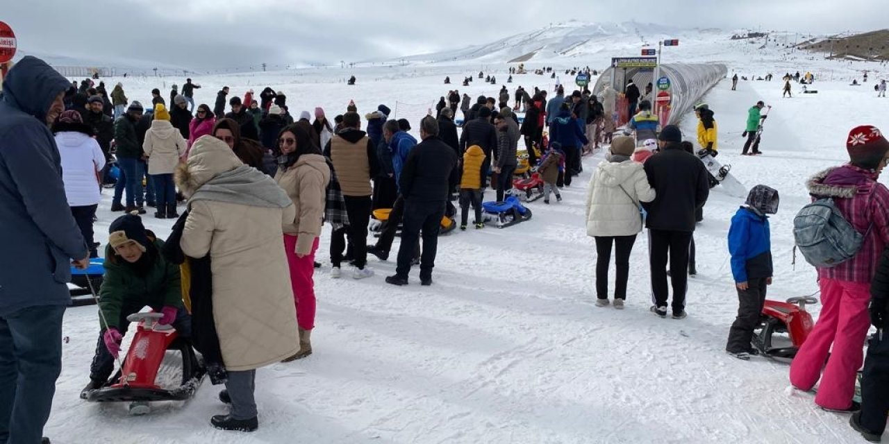 Erciyes Hafta Sonu Turist Akınına Uğradı