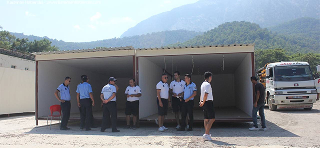 Kemer'de Olaylı Konteyner Yıkımı