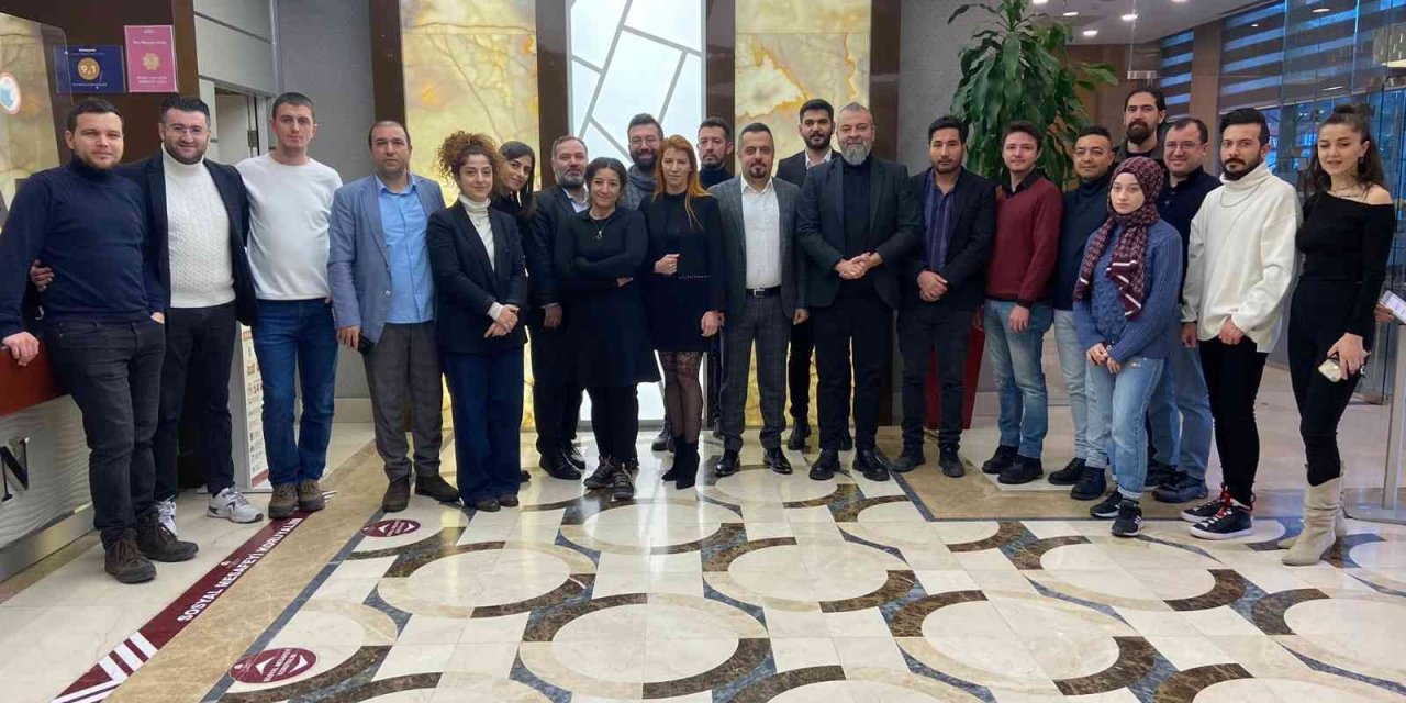 Donas Grubu Gazetecilerle Bir Araya Geldi