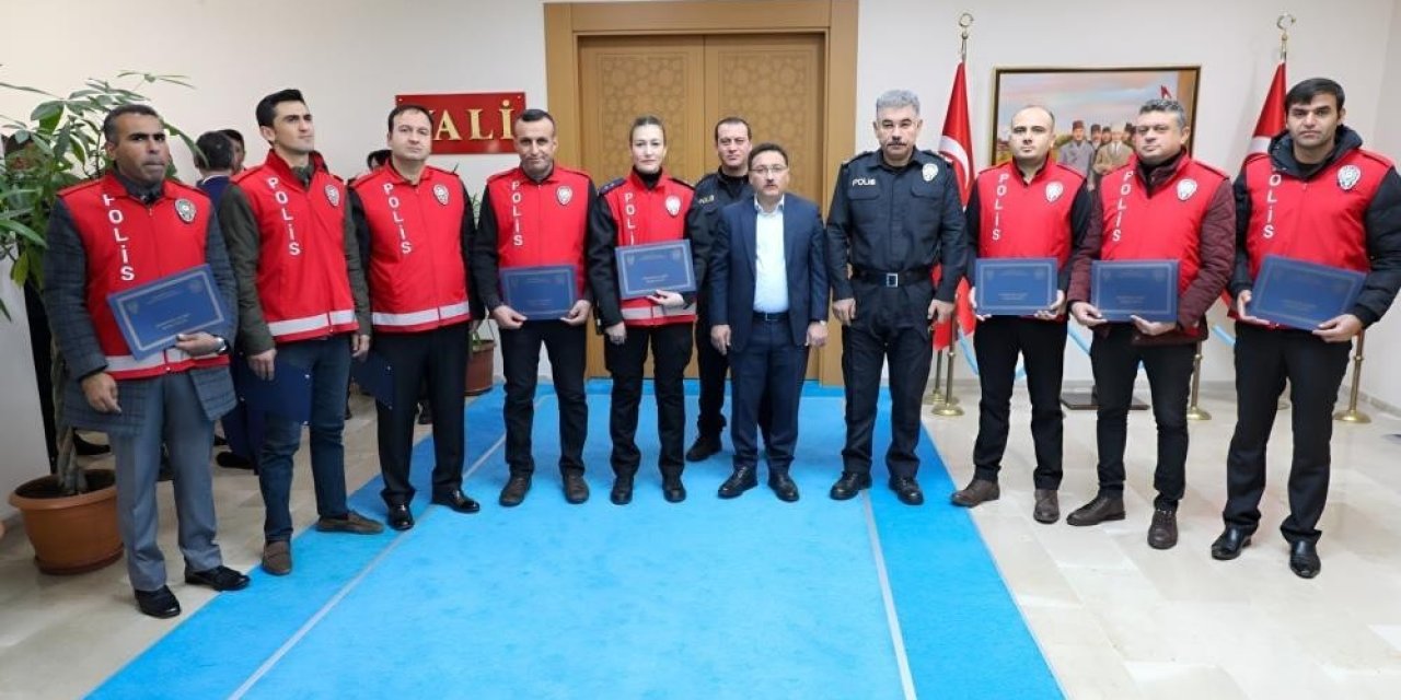 Güven Timleri 1 Haftada 2 Bin 35 Şahsı Sorguladı, Aranan 6 Şahsı Yakaladı