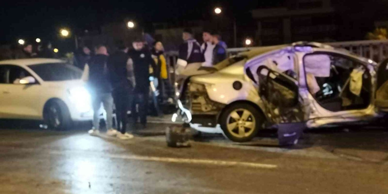 Otomobil Bariyere Çarptı: 1’i Ağır 3 Yaralı