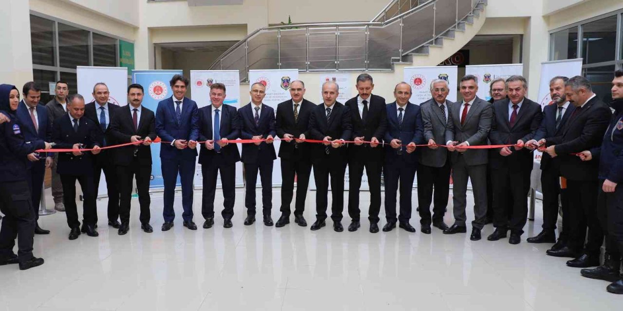 Konya Adliyesinde Kitap Bağış Kampanyası Başlatıldı