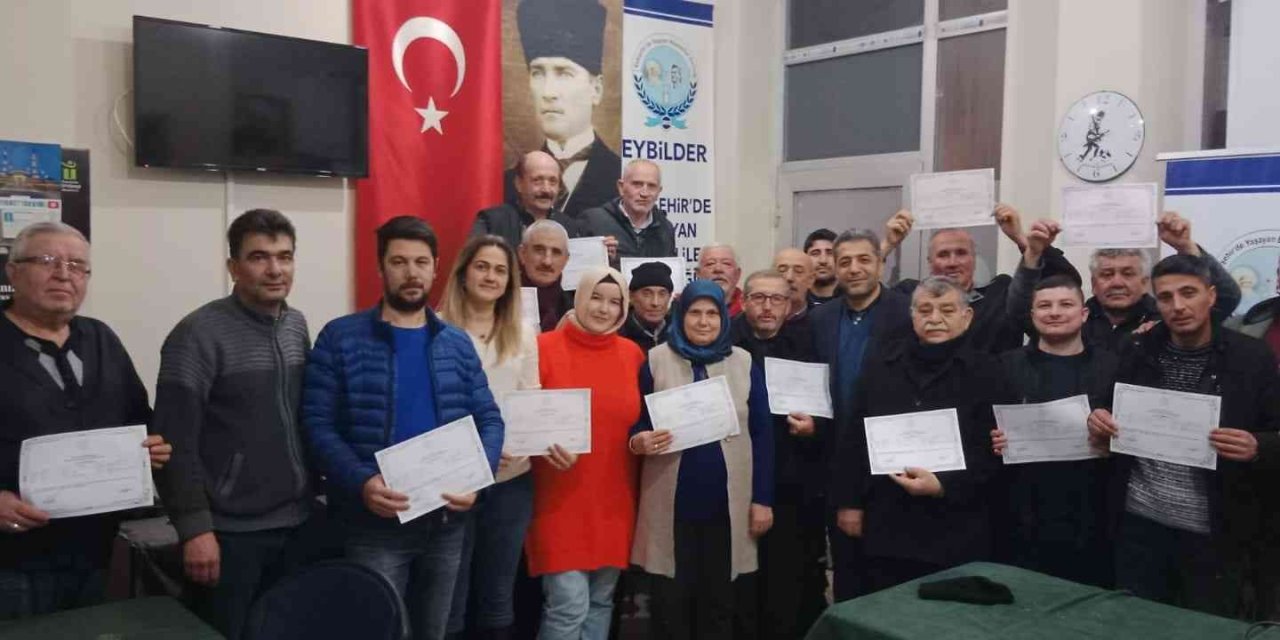 Eskişehir’de ‘arıcılık’ Kursunu Bitiren 30 Kursiyere Törenle Sertifika Belgeleri Verildi
