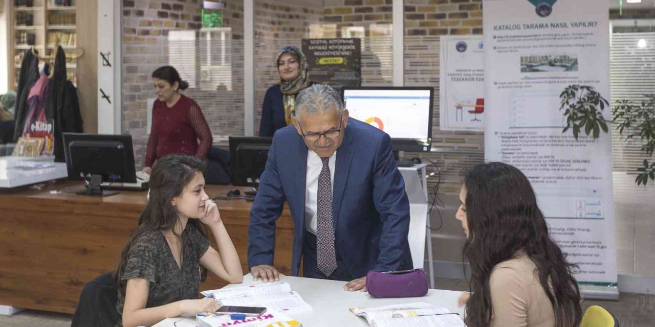 Kayseri’nin Kültür Hazinesi Büyükşehir Kütüphaneleri’nden 2022’de Yaklaşık 2 Milyon Kişiye Hizmet