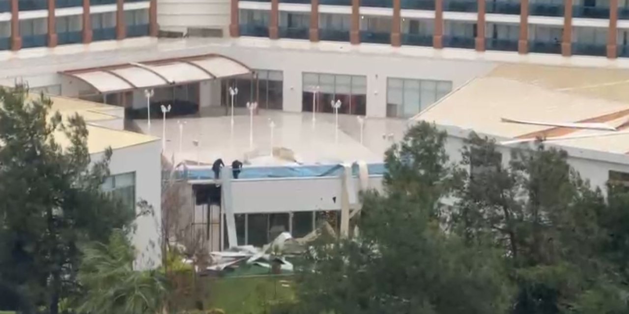 Antalya’da Hortum 5 Yıldızlı Otelin Çatı Kaplamasını Uçurdu