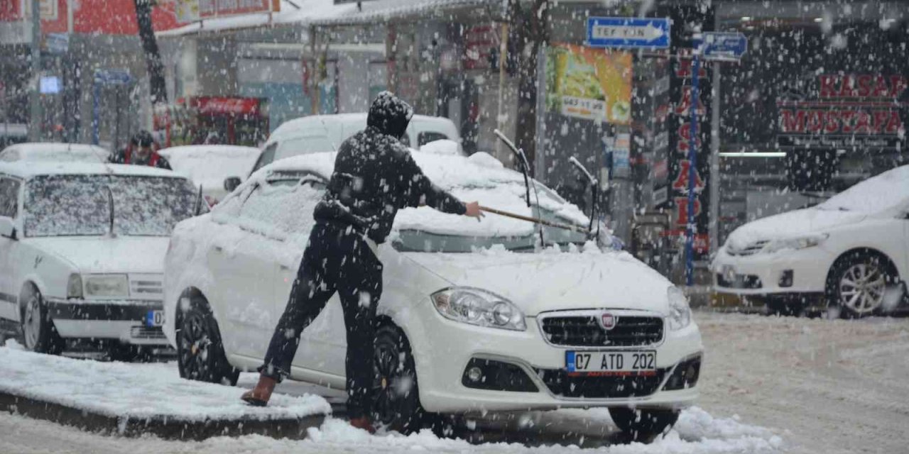Antalya’nın Korkuteli İlçesi Beyaz Gelinliğini Giydi