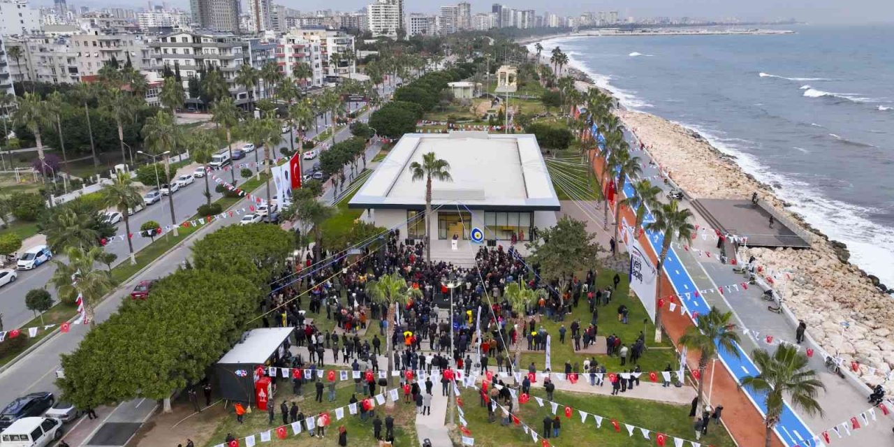 Mersin’de ’adres Okuma Salonu’ Açıldı