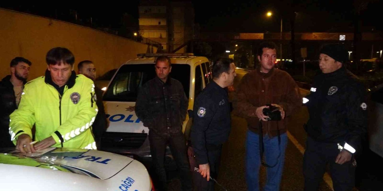 Antalya'da Kırmızı Işıkta Geçen Alkollü Sürücü Otomobile Çarpıp Takla Attı, Ehliyetinin Derdine Düştü
