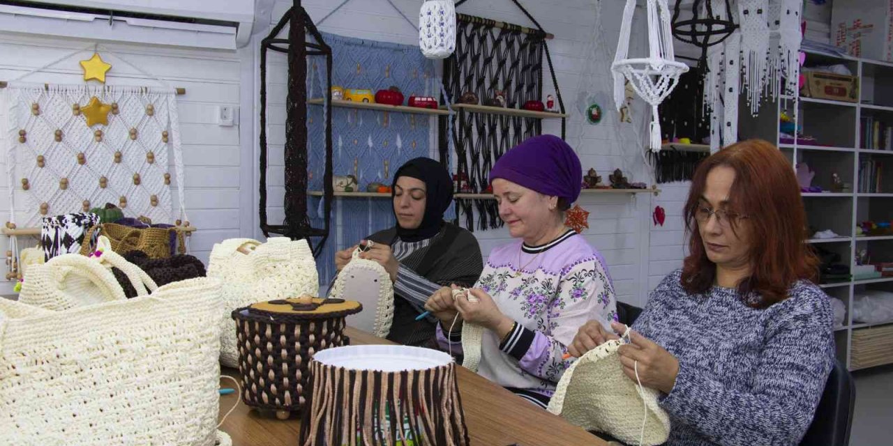 Engelsiz Yaşam Parkında Annelere Makrome Eğitimi