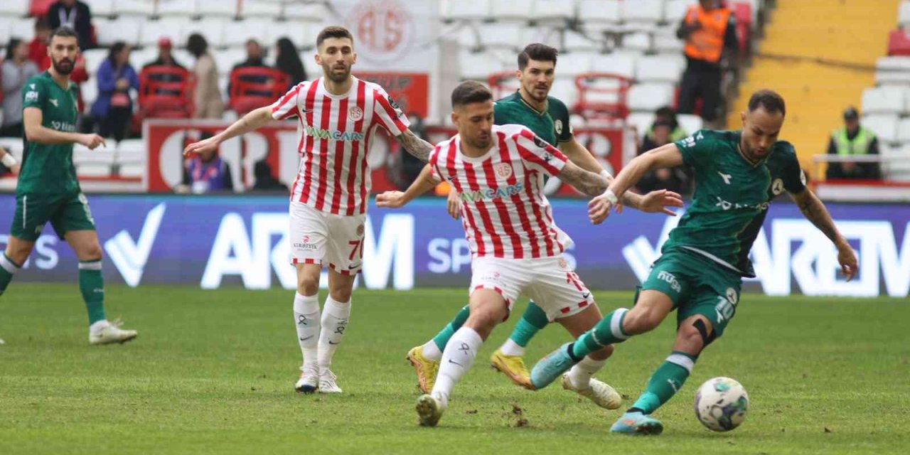 Spor Toto Süper Lig: Fta Antalyaspor: 1 - Giresunspor: 1 (ilk Yarı)