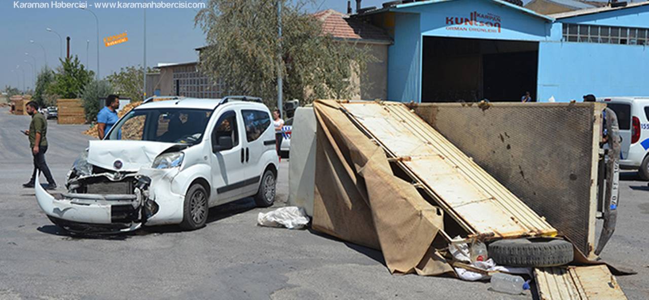 Ticari Araç İle Kamyonetin Çarpışma Anı Güvenlik Kamerasına Yansıdı