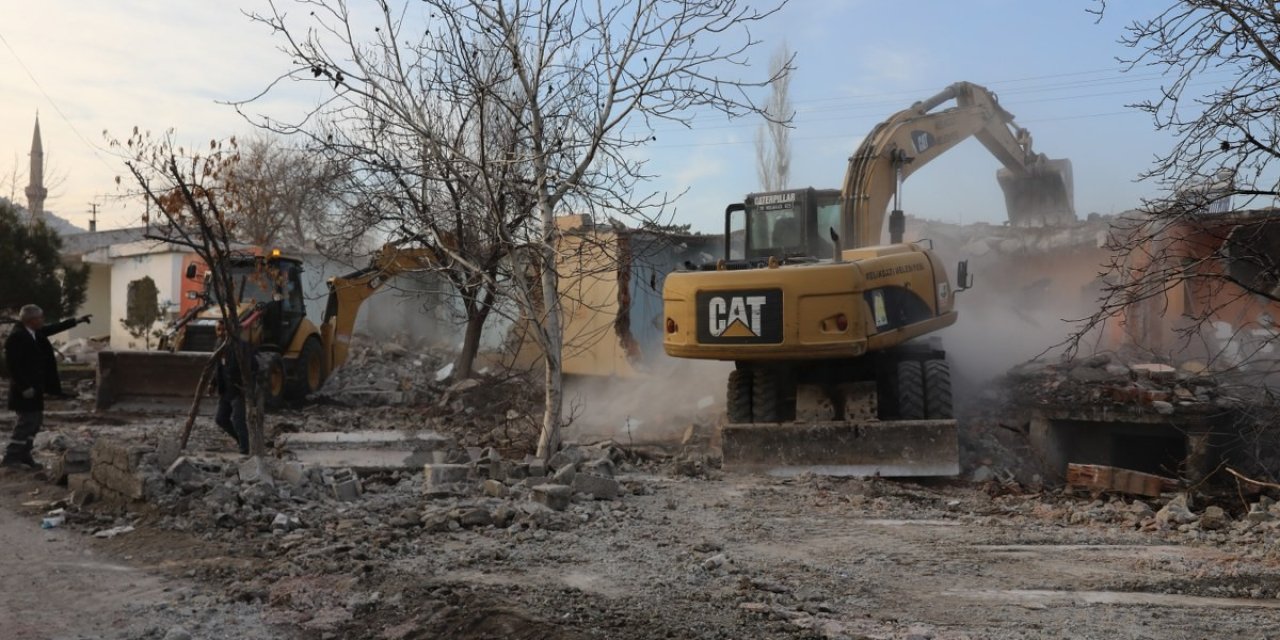 1000 Dairelik Kazım Karabekir Kentsel Dönüşüm Projesi İçin Yıkımlar Başladı