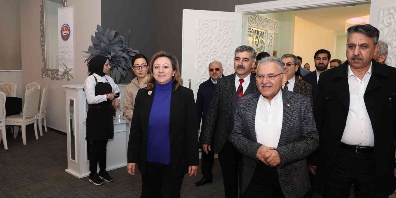 Başkan Büyükkılıç, ’hanımlar Büyük Buluşması’na Katıldı