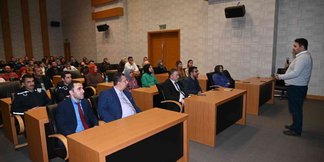 Selçuklu Belediyesinden Personele Mizaç Konulu Eğitim