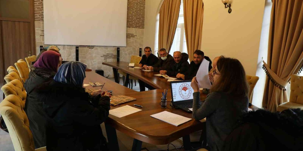 Eskişehir Çiftçisine Sebze Yetiştiriciliği Kursu Veriliyor