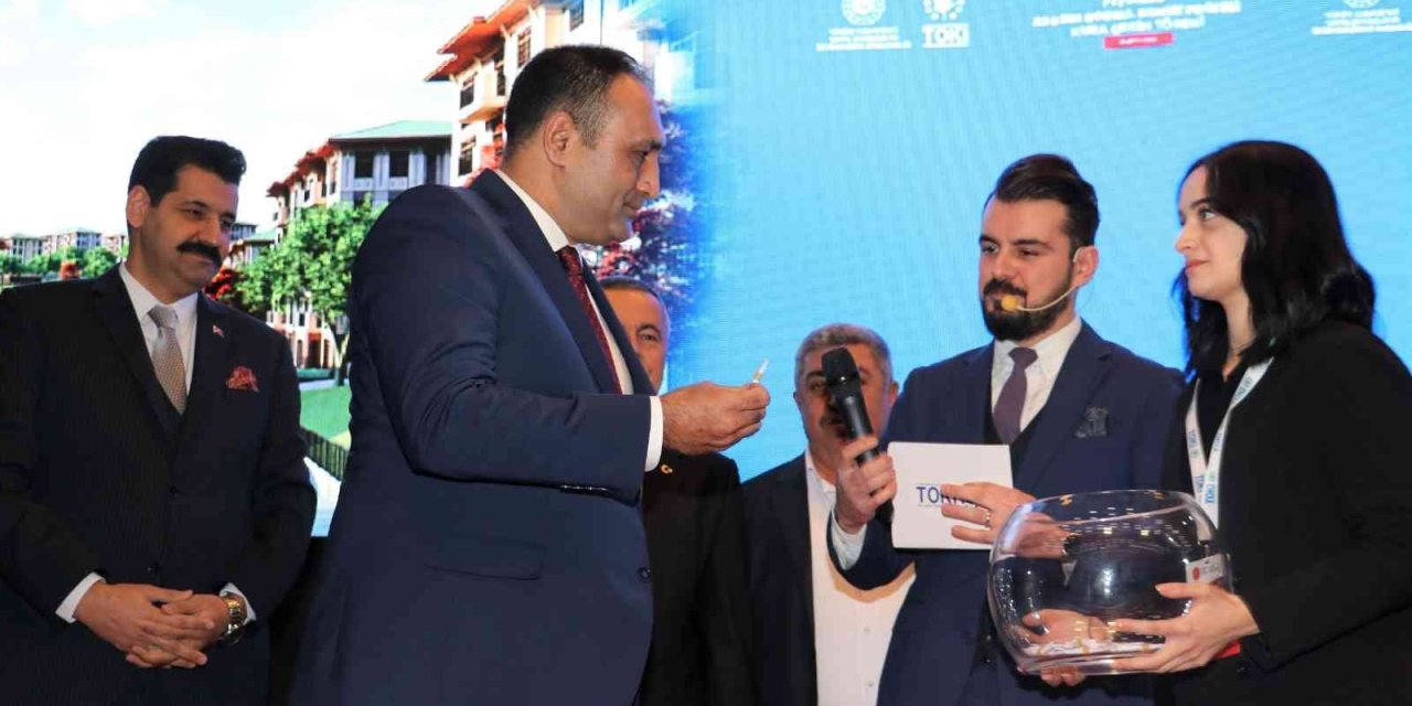 Toroslar Belediyesinden ’İlk Evim’ Projesine Arsa Tahsisi