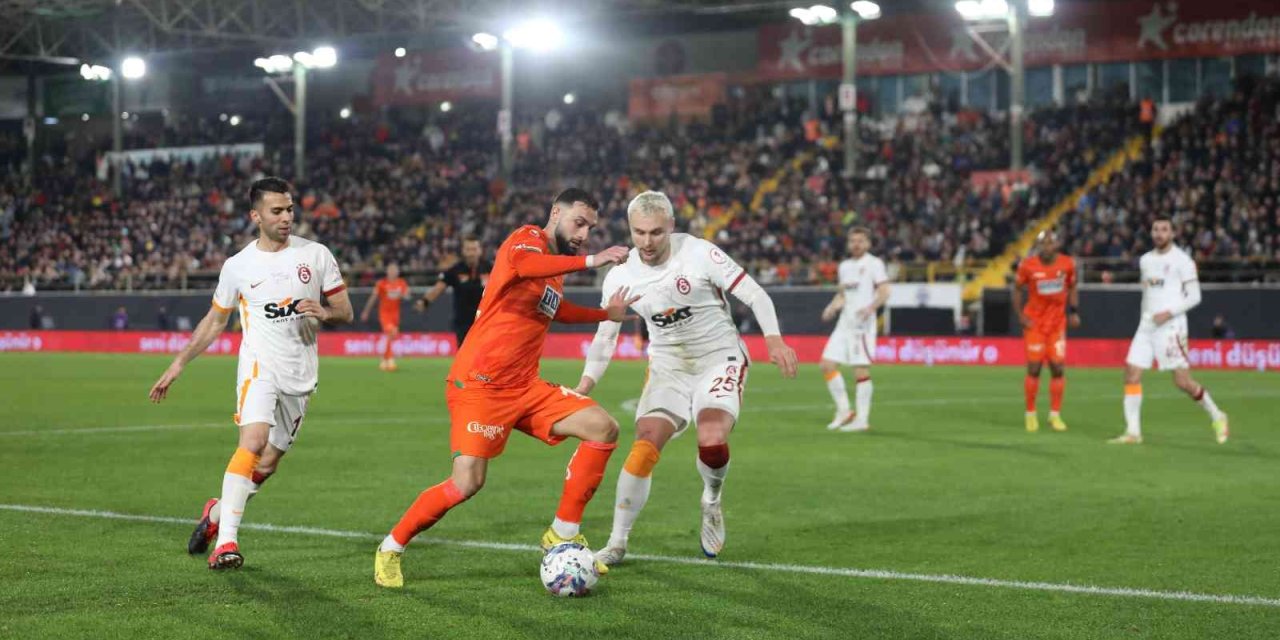 Ziraat Türkiye Kupası: Alanyaspor: 0 - Galatasaray: 2 (ilk Yarı)