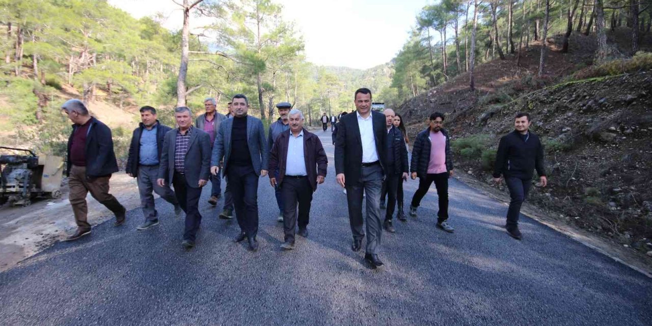 Kaş Belediyesinden Dirgenler-ortabağ-gürsu Yoluna Sıcak Asfalt