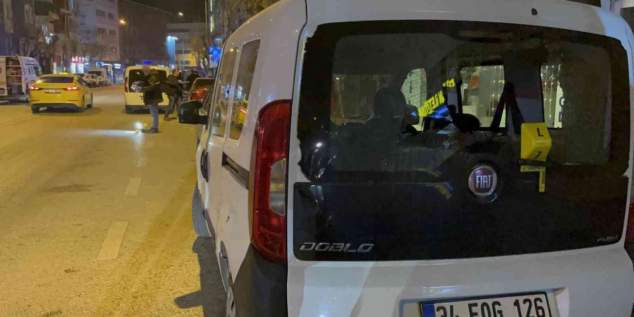 Park Halindeki 3 Araç Maganda Kurşununa Hedef Oldu