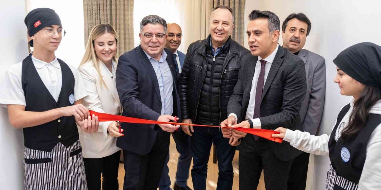 Corendon Hotels & Resorts’den Eğitime  Katkı