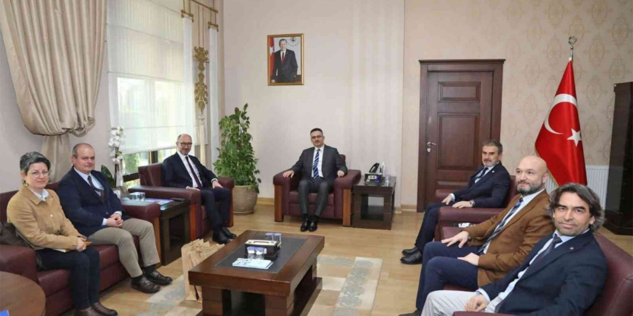 Rektör Erdal’dan İkaf’23 Çerçevesinde Rektör Kılavuz Ve Rektör Çağlar’a Ziyaret