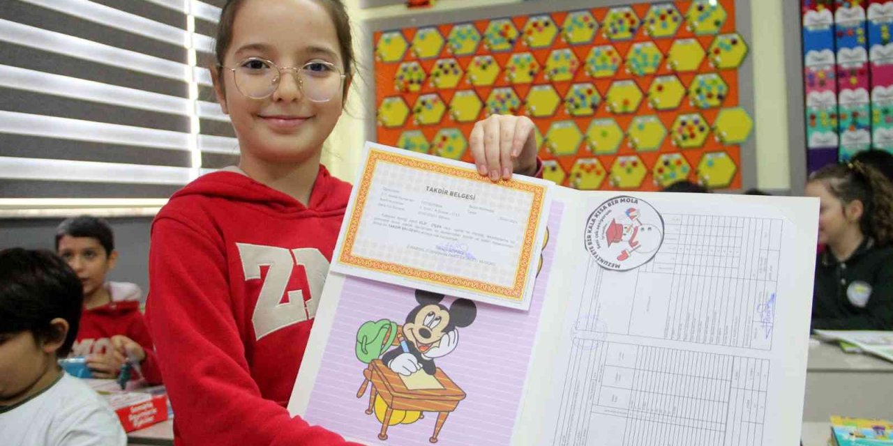 Antalya’da 492 Bin Öğrenci Karne Aldı