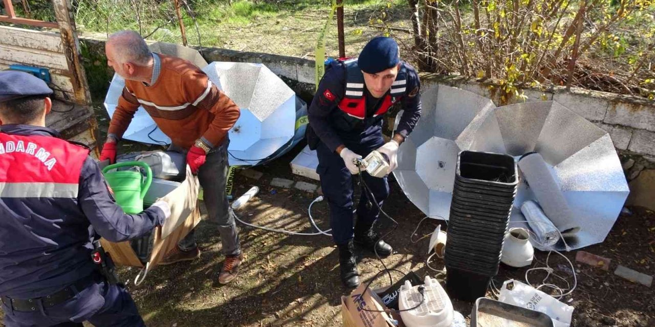 Antalya'da Şüpheli Ölüme Giden Jandarma, Evde Skunk Serasıyla Karşılaştı