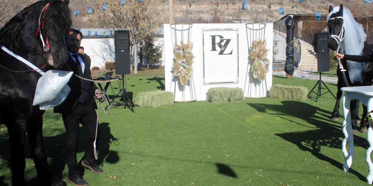 Bu Düğün Diğerlerinden Çok Farklı