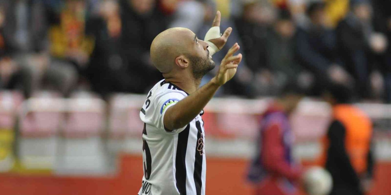 Spor Toto Süper Lig: Kayserispor: 0 - Beşiktaş: 1 (maç Devam Ediyor)