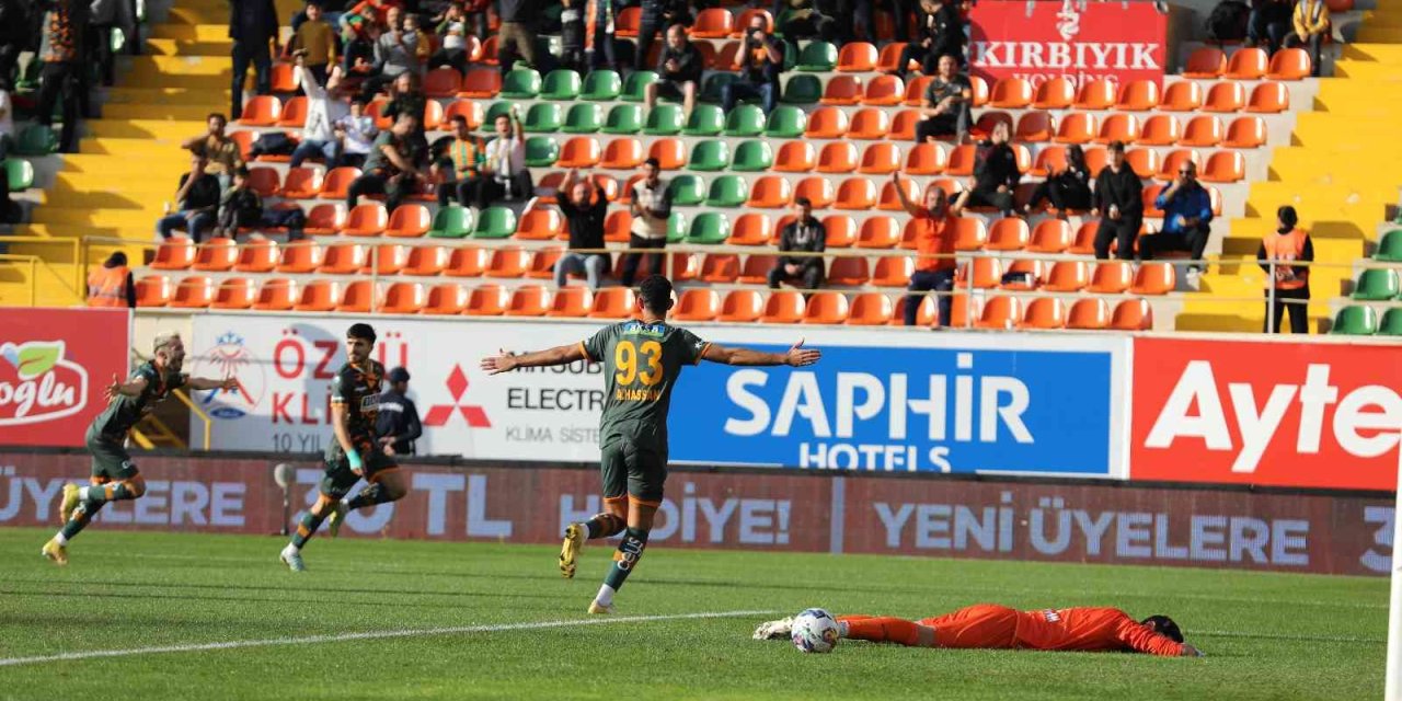 Spor Toto Süper Lig: Alanyaspor: 1 Fatih Karagümrük:0 (ilk Yarı)