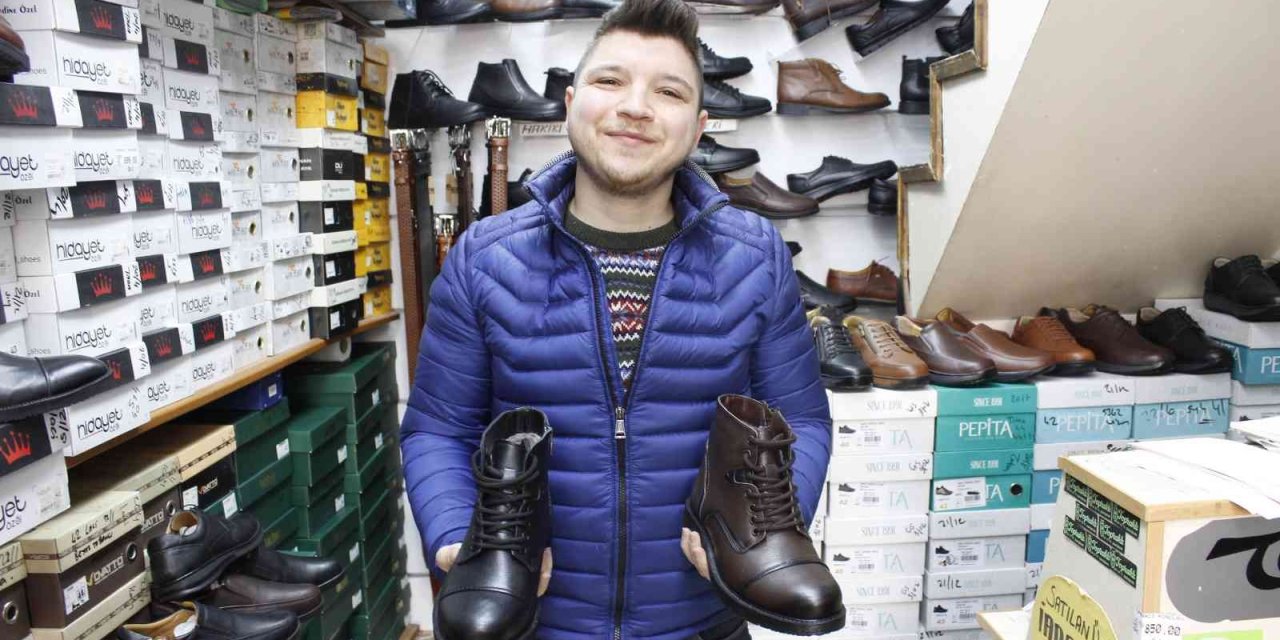 Kışlık Ayakkabılar Esnafın Elinde Kaldı